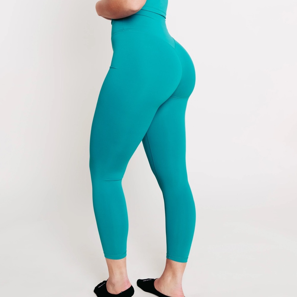 NWT P’tula Taylor Leggings